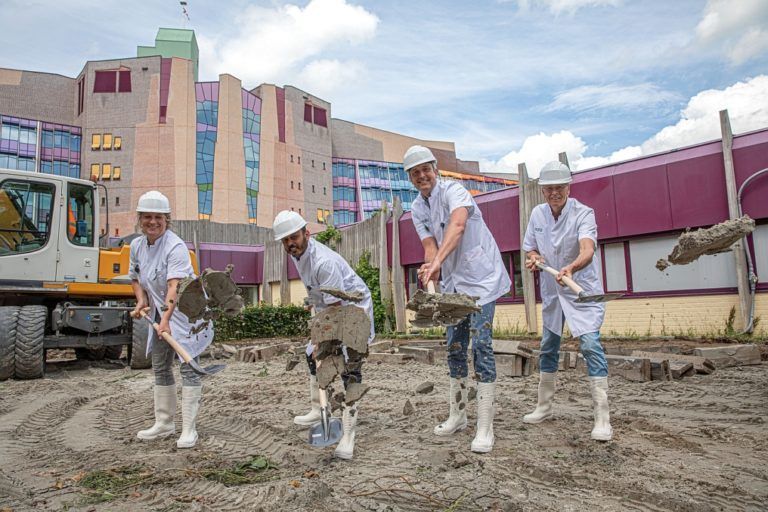 Symbolische start bouw nieuwe bestralingsbunker