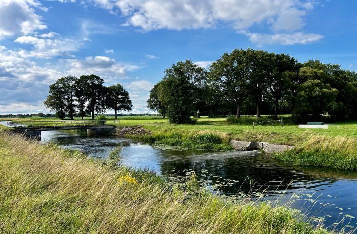 Soestwetering Salland natuur water akkerbouw boer water irrigatie water regulering WDO Delta bewatering natuur weer weerbericht landbouw grasland gras weiland