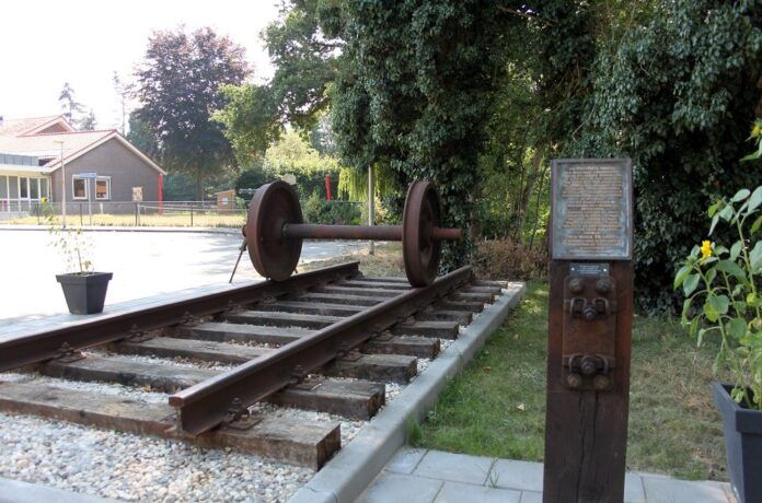 Gedenkteken voor de treinbeschieting bij Mariënheem.